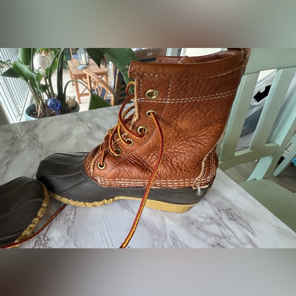 L.L. Bean Ladies Duck Boots with Flannel Lined 8” - Picture 11 of 16